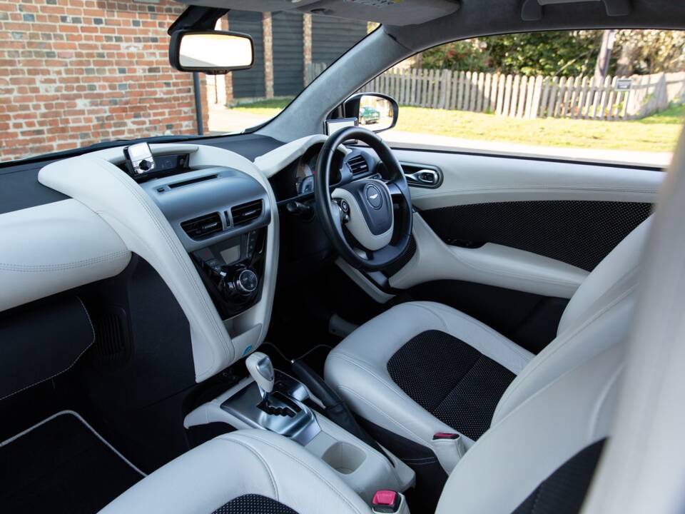 Bild 82/95 von Aston Martin Cygnet (2012)