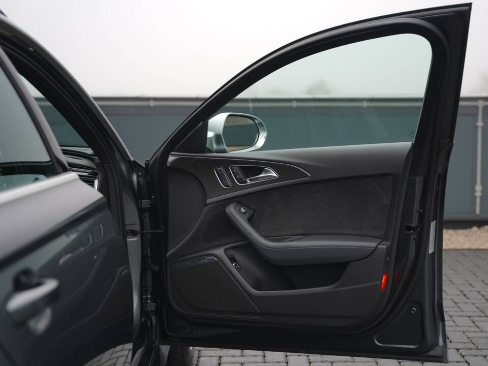 Immagine 14/50 di Audi RS6 Avant (2015)