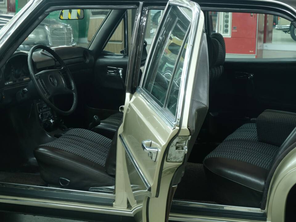 Bild 36/50 von Mercedes-Benz 300 SEL 6.3 (1968)