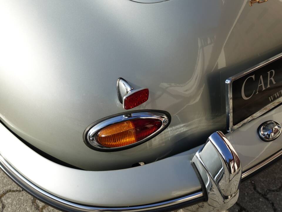 Image 22/29 of Porsche 356 C 1600 (1965)
