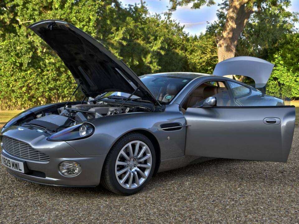 Bild 21/50 von Aston Martin V12 Vanquish (2001)
