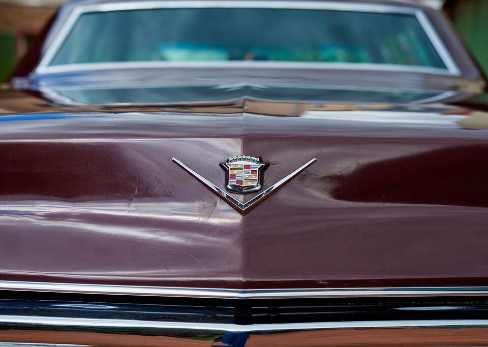 Bild 34/200 von Cadillac Coupe DeVille (1968)