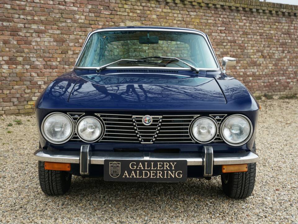 Immagine 5/50 di Alfa Romeo 2000 GTV (1974)