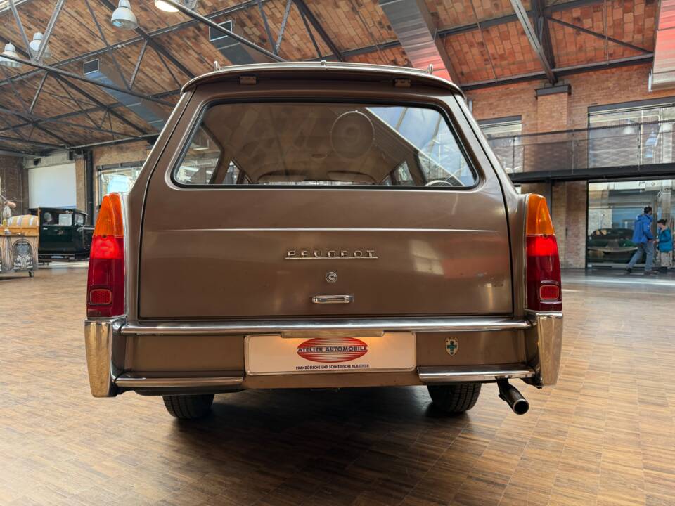 Image 11/40 of Peugeot 404 Break (1965)