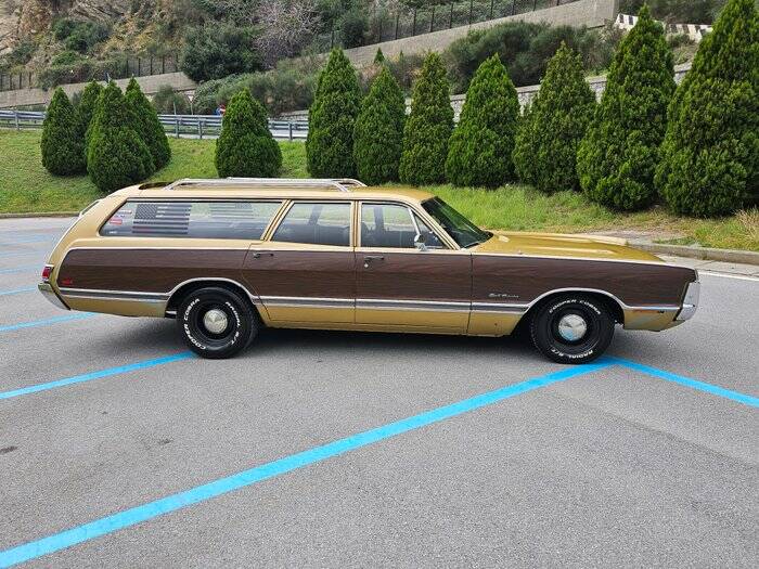 Image 5/7 de Plymouth Sport Fury Station Wagon (1970)