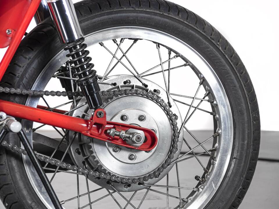 Imagen 9/22 de Aermacchi Harley-Davidson Ala d'oro 350 (1969)