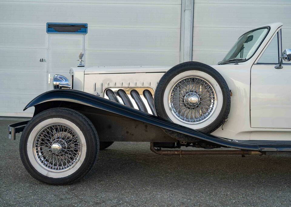 Bild 4/8 von Beauford Series 2 (1976)