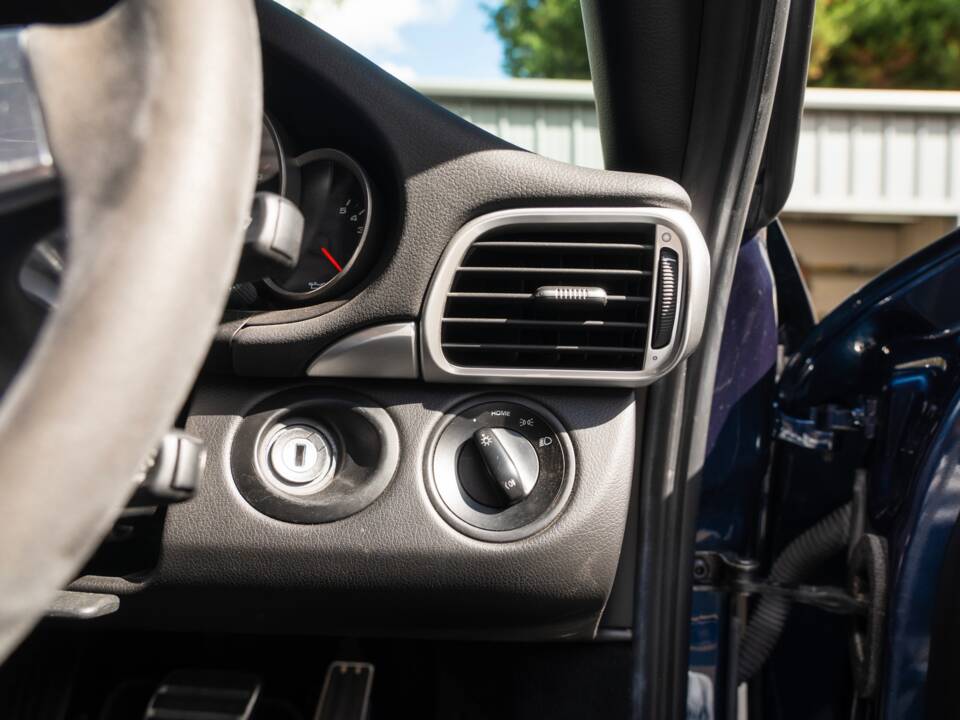 Image 28/54 of Porsche 911 Carrera GTS (2011)