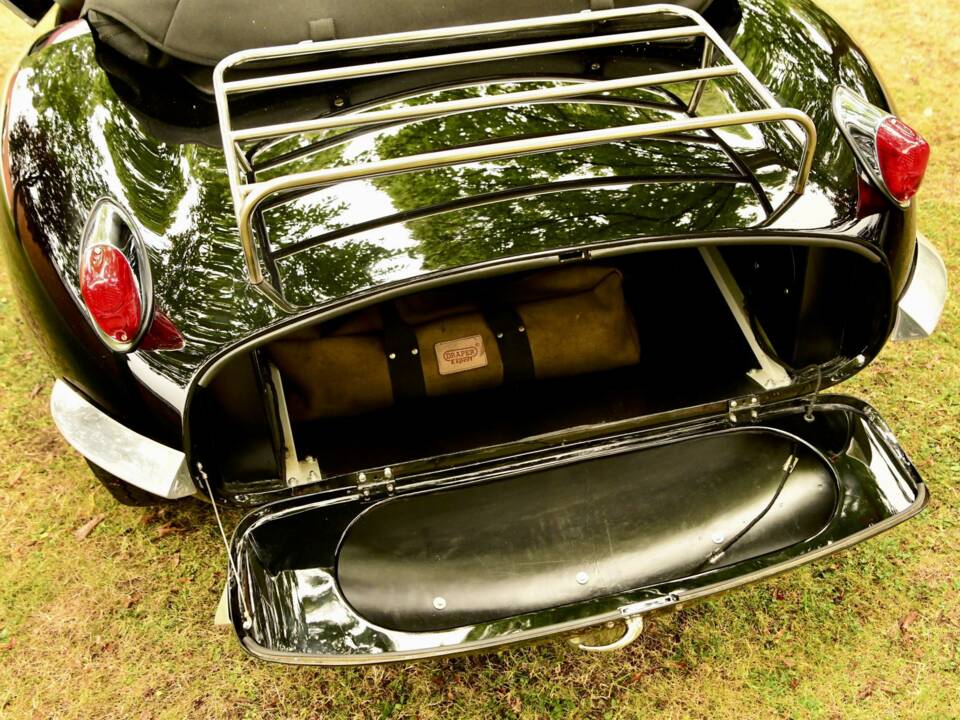 Image 23/50 of Jaguar XK-SS (1967)