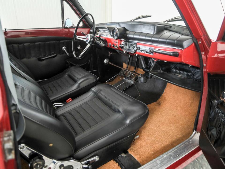 Image 12/50 of Volvo P 123 GT (1968)