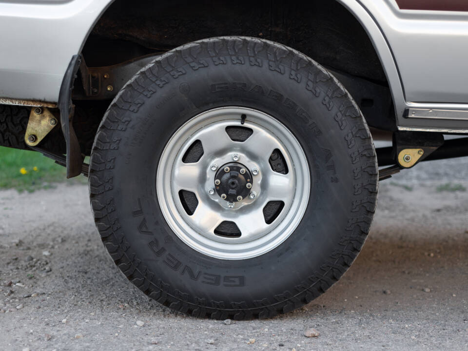 Image 36/100 of Toyota Land Cruiser HJ61 GX (1987)