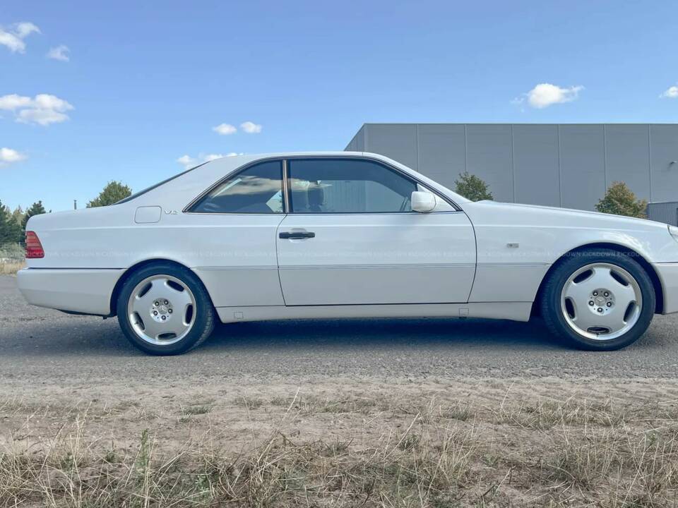 Image 2/8 of Mercedes-Benz CL 600 (1996)