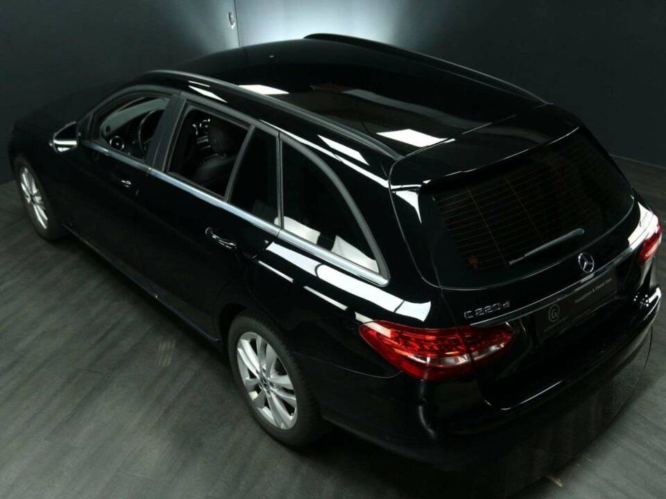 Bild 42/49 von Mercedes-Benz C 220 d 4MATIC (2021)