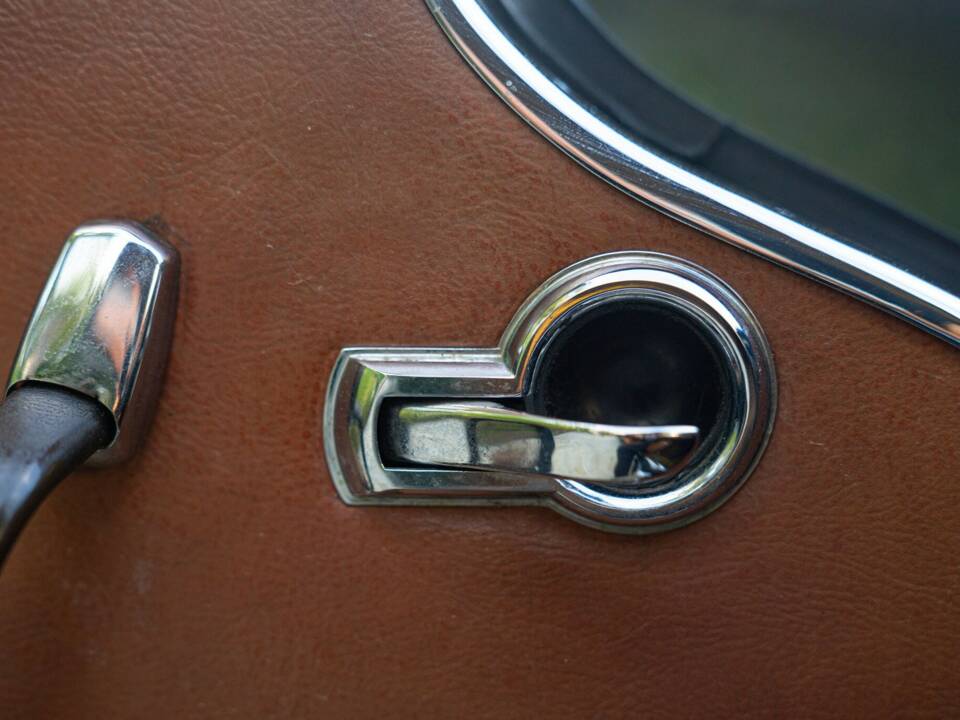 Afbeelding 46/50 van Mercedes-Benz 220 SE b (1964)