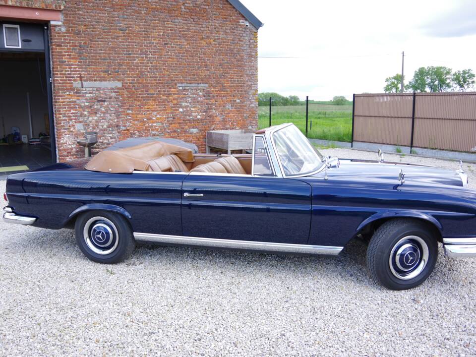 Afbeelding 4/32 van Mercedes-Benz 250 SE (1967)