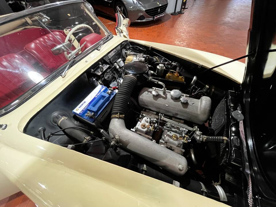Image 55/58 of Mercedes-Benz 190 SL (1955)