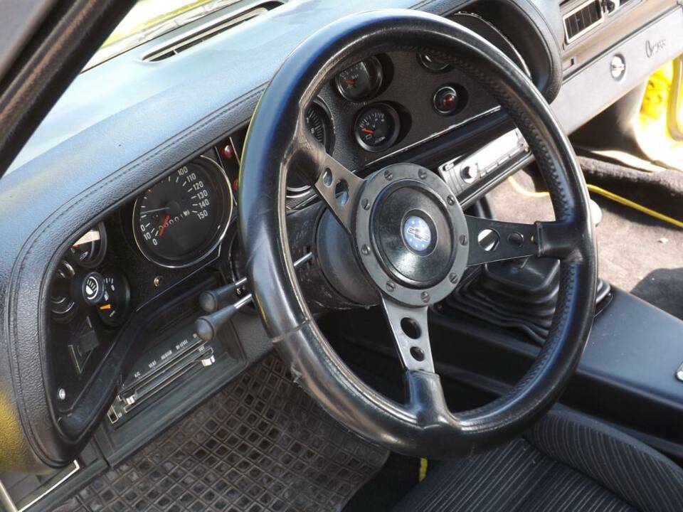 Image 43/50 of Chevrolet Camaro IROC-Z 350 (1974)