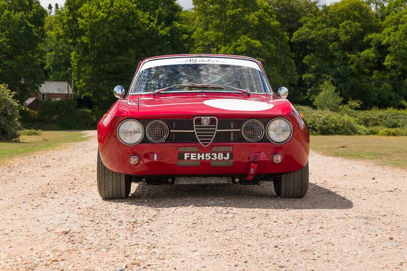 Image 31/50 de Alfa Romeo 1750 GT Veloce (1971)