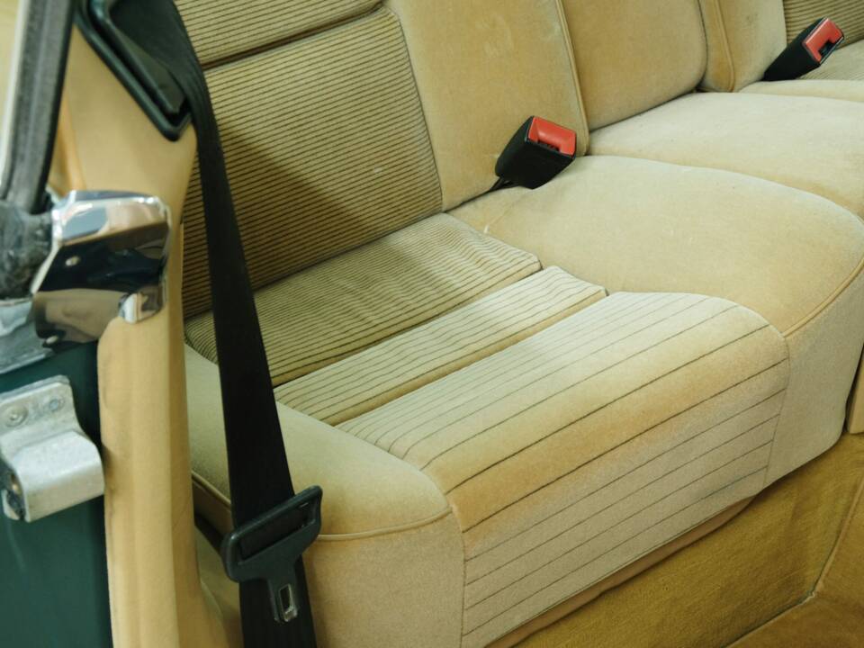 Bild 32/50 von Mercedes-Benz 380 SEC (1983)