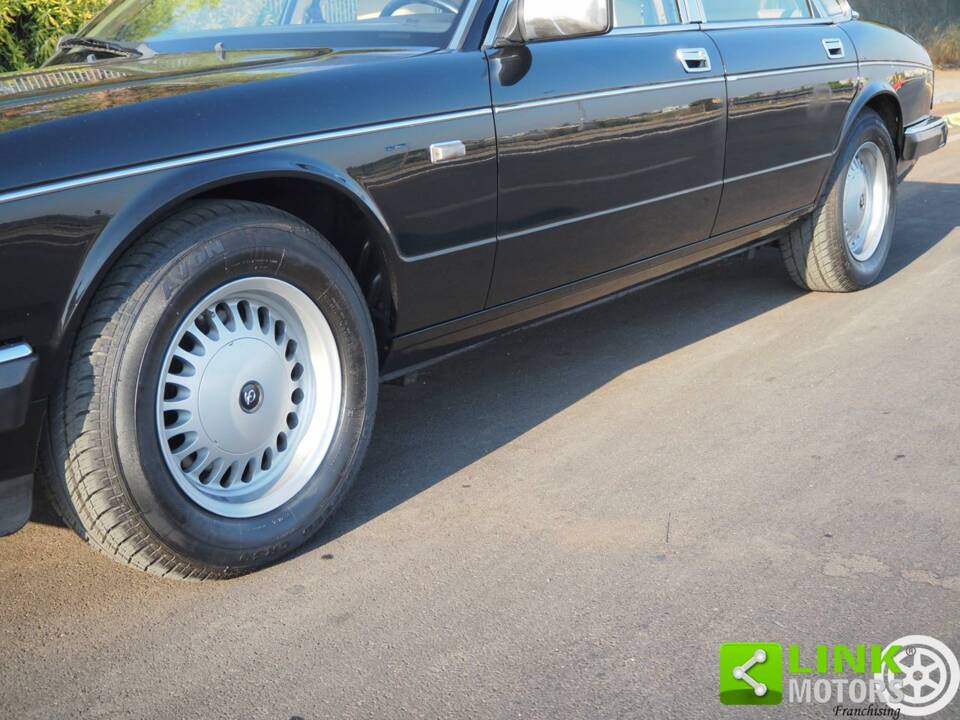 Bild 31/50 von Jaguar Sovereign 3.6 (1988)
