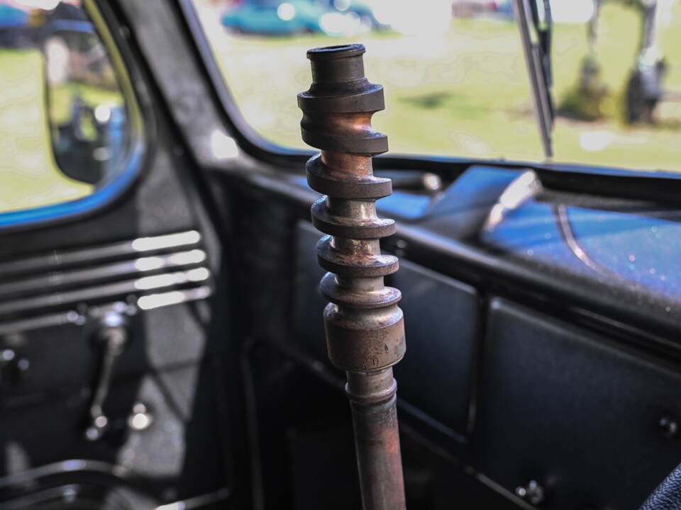 Image 34/50 de International Harvester K6 (1942)