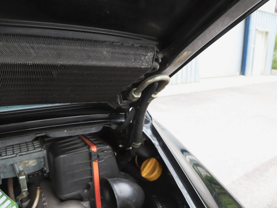 Image 58/108 de Porsche 911 Carrera 3.2 (1989)