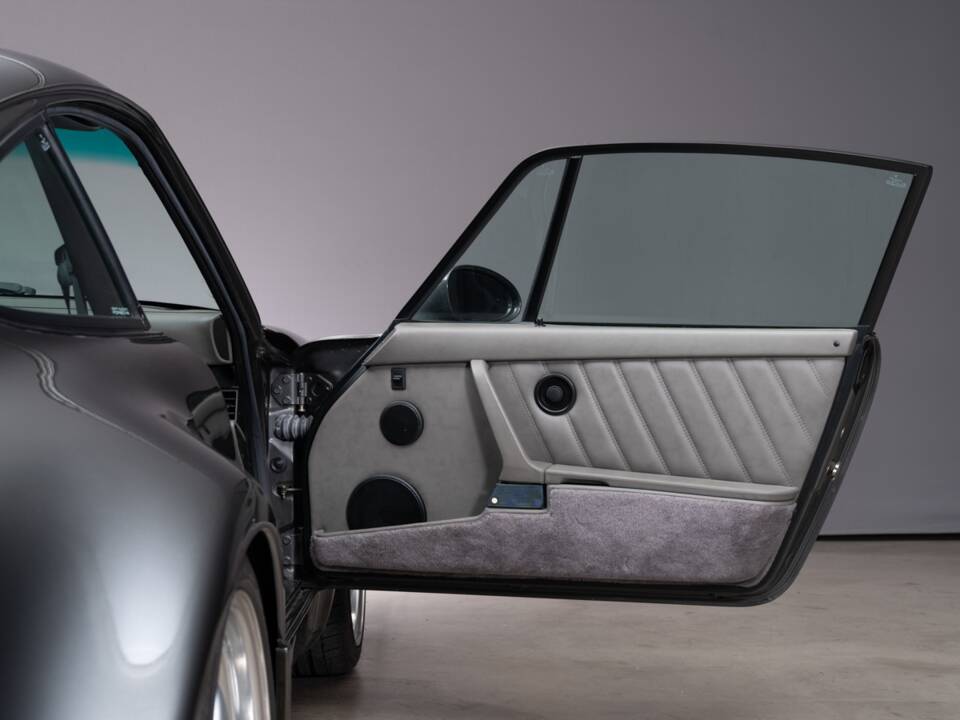 Image 19/33 de Porsche 911 Turbo 3.3 (1991)