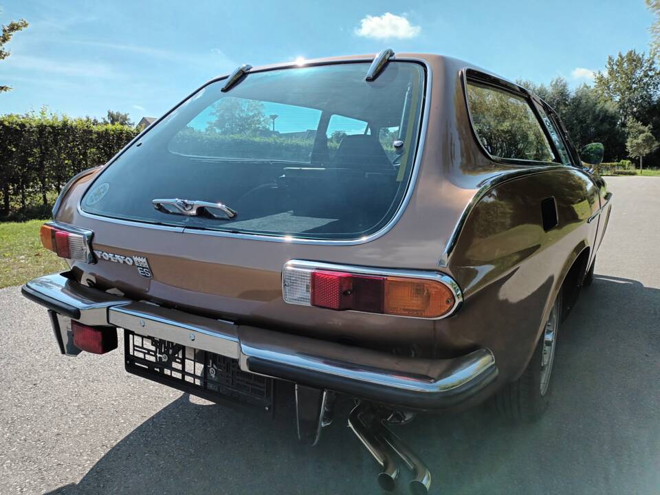 Image 19/73 of Volvo 1800 ES (1972)