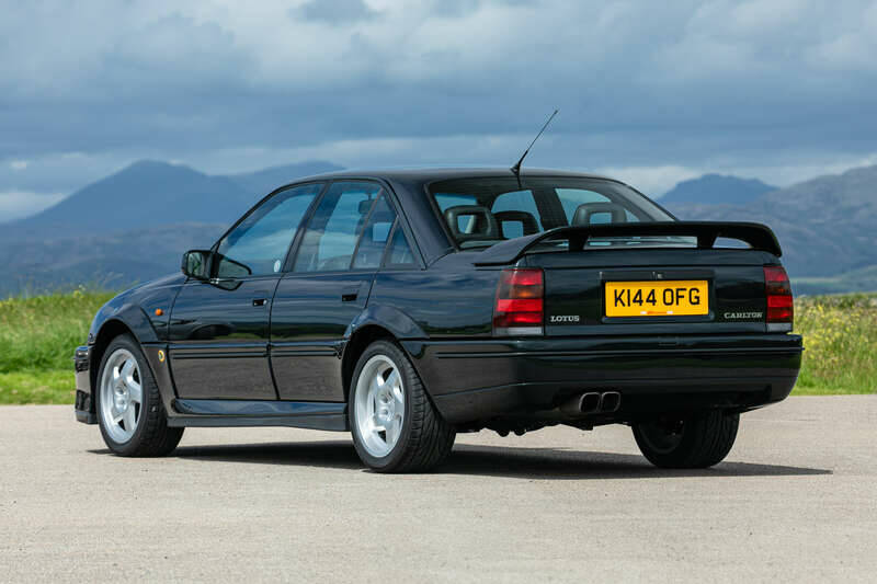 Bild 4/50 von Vauxhall Lotus Carlton 3.6 (1993)