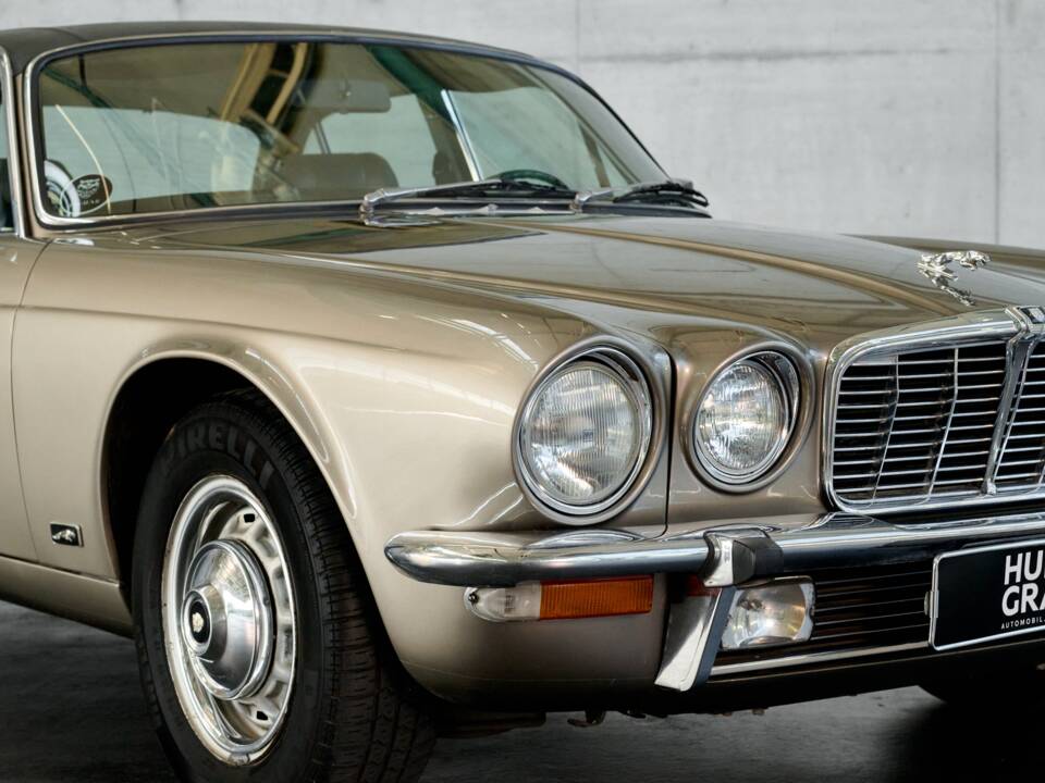 Bild 23/50 von Jaguar XJ 6 L 4.2 (1975)