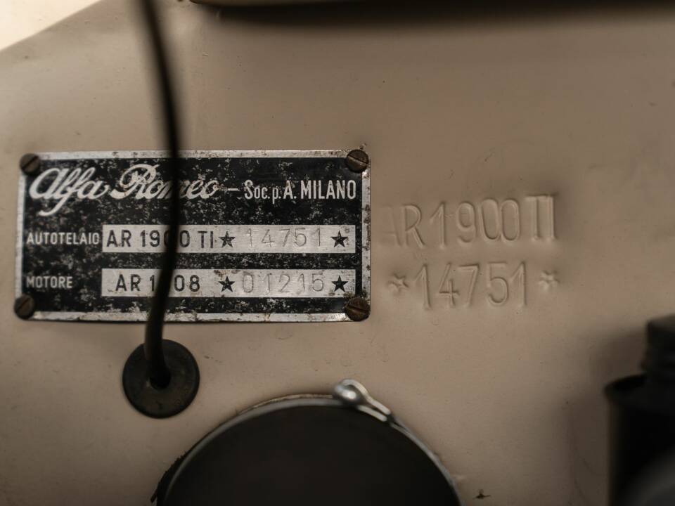 Image 12/54 de Alfa Romeo 1900 TI Super Berlina (1955)