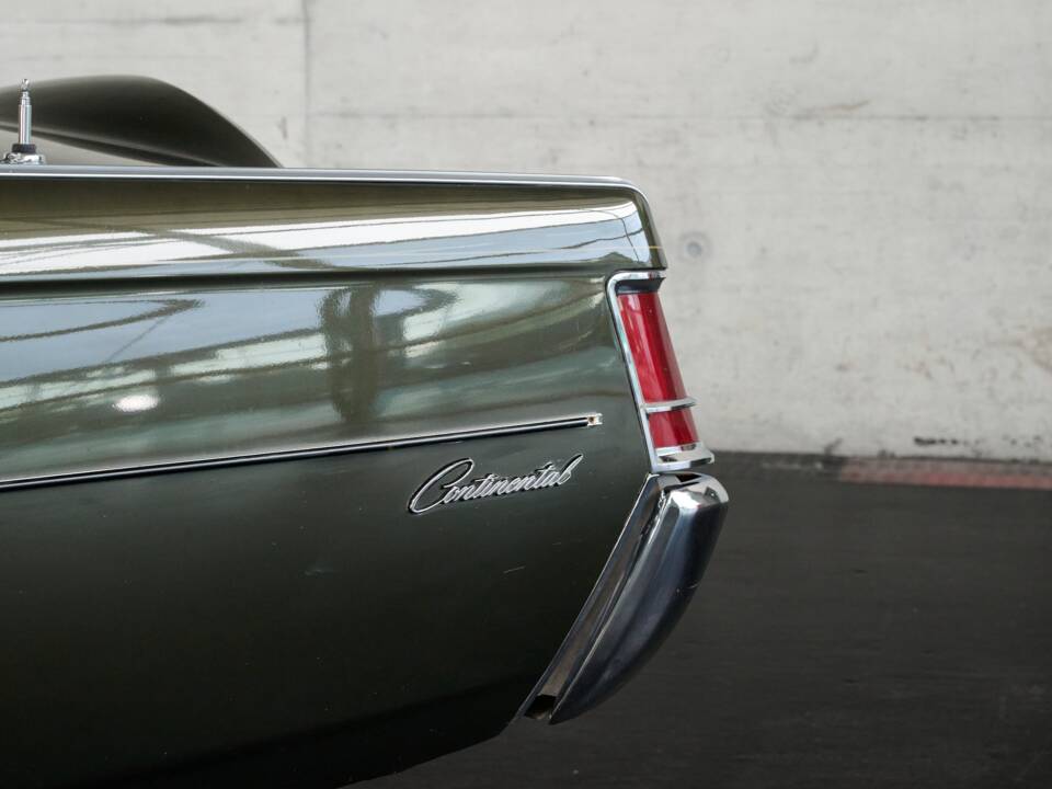 Image 17/50 of Lincoln Continental Mark III Hardtop Coupé (1970)