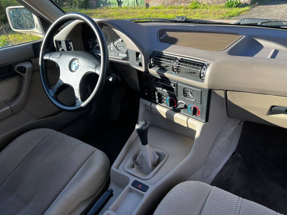 Imagen 32/100 de BMW 518i (1991)