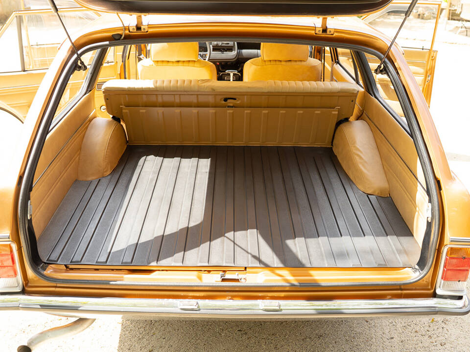Image 50/57 of Ford Granada Turnier 2,3 (1976)