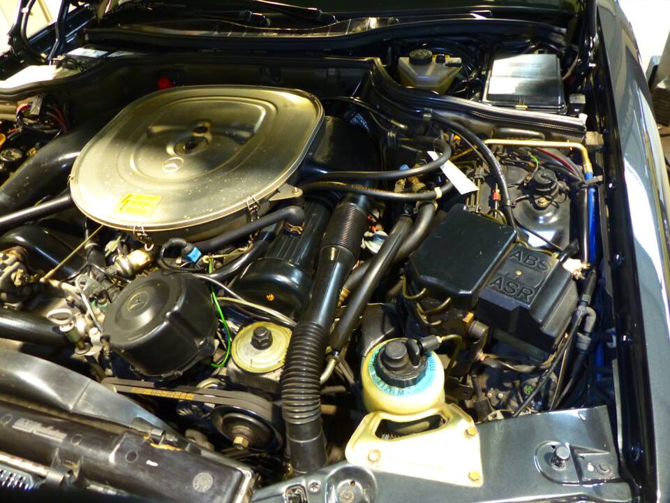Image 82/91 of Mercedes-Benz 560 SEL (1990)