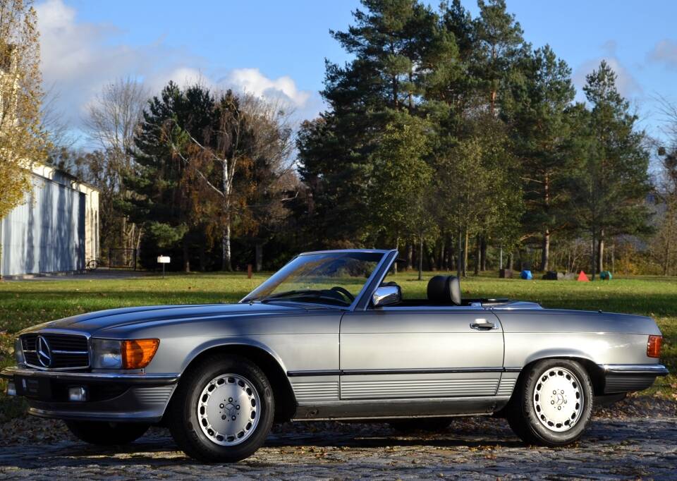 Image 2/36 of Mercedes-Benz 300 SL (1987)