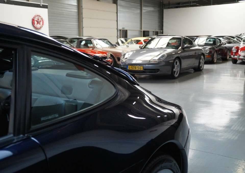 Image 44/50 of Porsche 911 Carrera (1995)