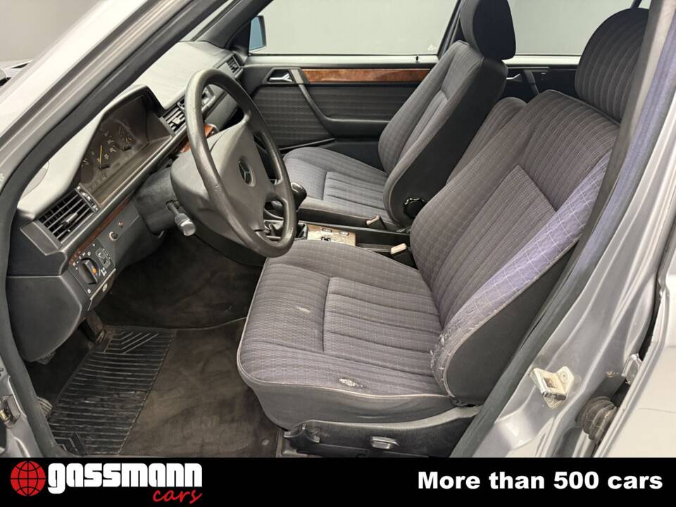 Immagine 9/15 di Mercedes-Benz 200 TE (1992)