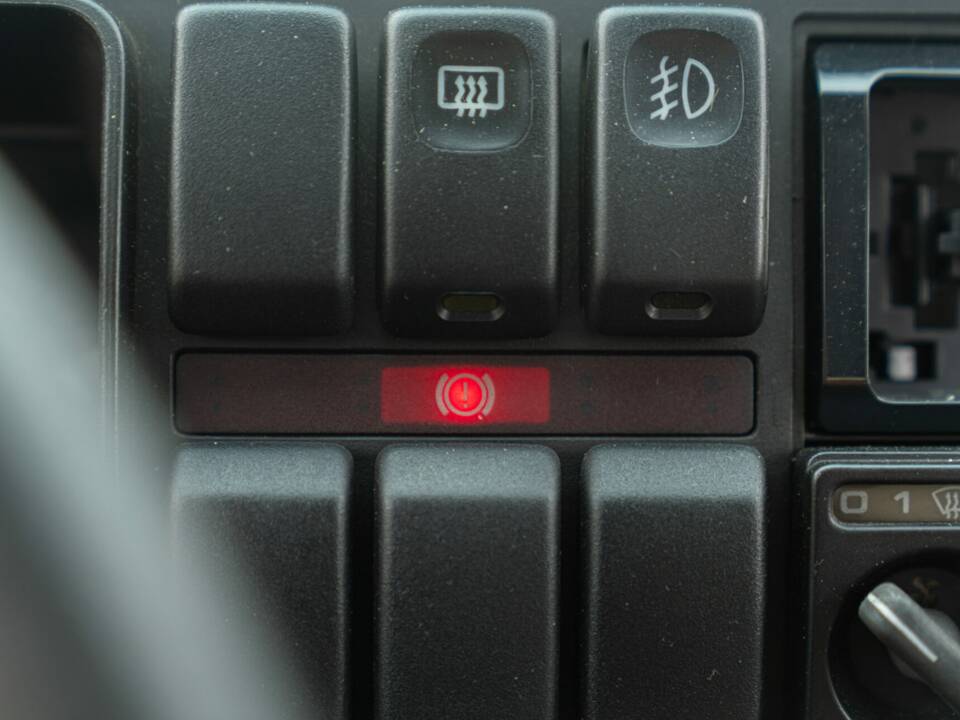 Bild 28/45 von Volkswagen Golf II 1.3 (1990)