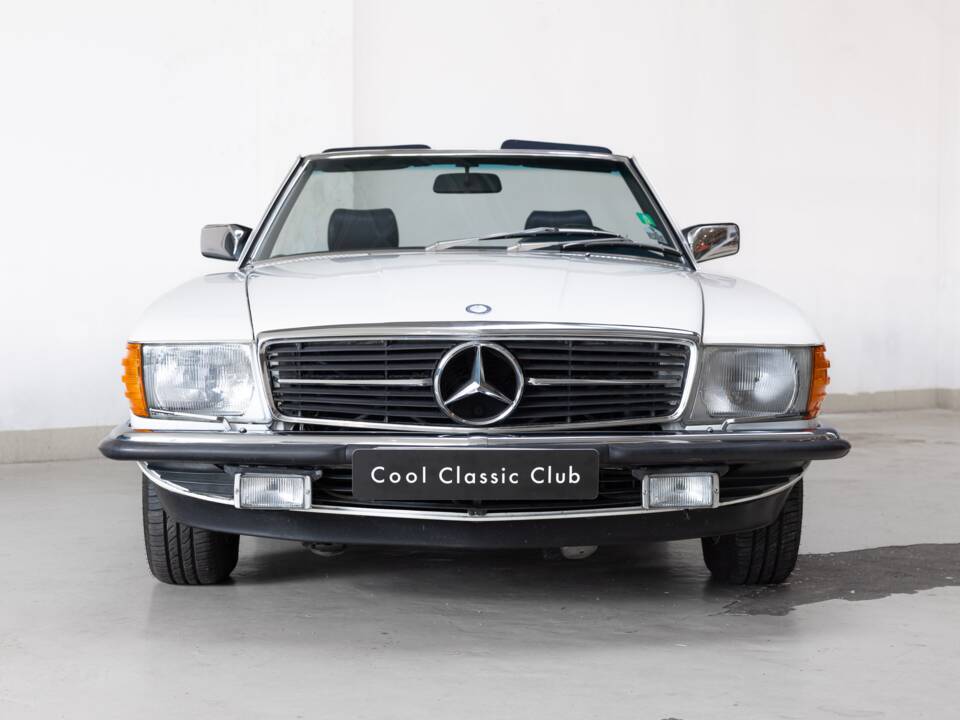 Image 2/35 de Mercedes-Benz 500 SL (1984)