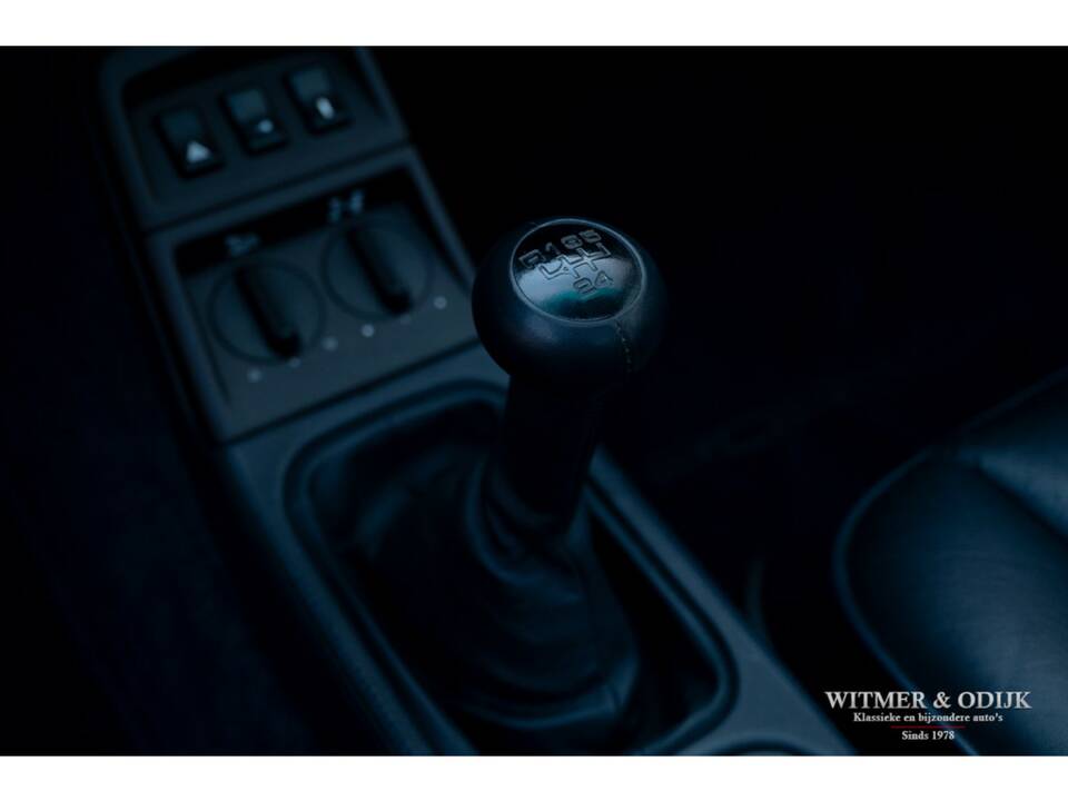 Image 30/33 de Porsche 911 Carrera 4 (1992)