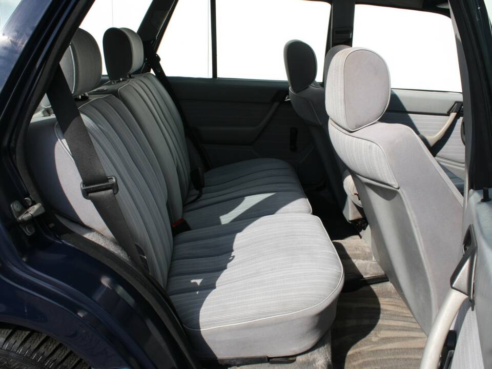 Bild 6/17 von Mercedes-Benz 230 TE (1986)