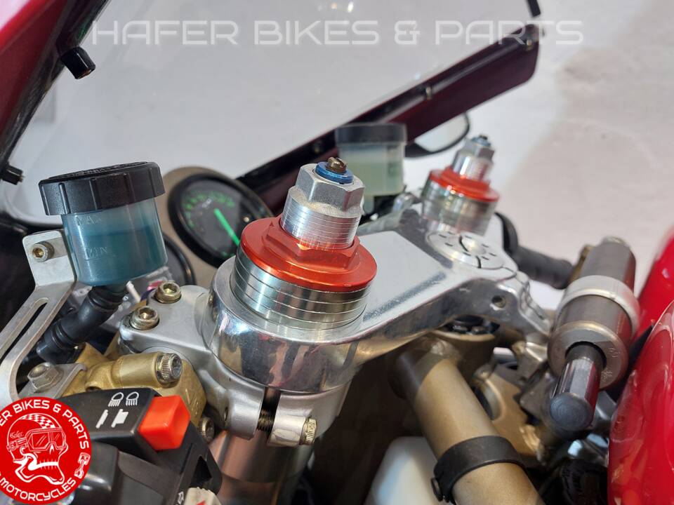 Obraz 25/38 pojazdu Ducati 916 (1998)