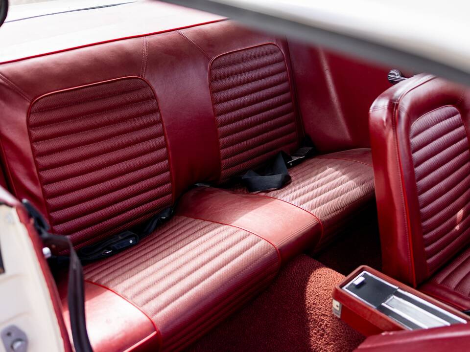 Image 16/50 of Ford Mustang 200 (1966)