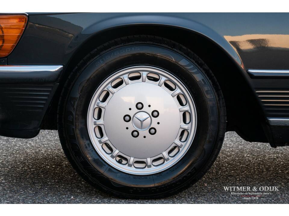 Image 22/32 de Mercedes-Benz 300 SL (1988)