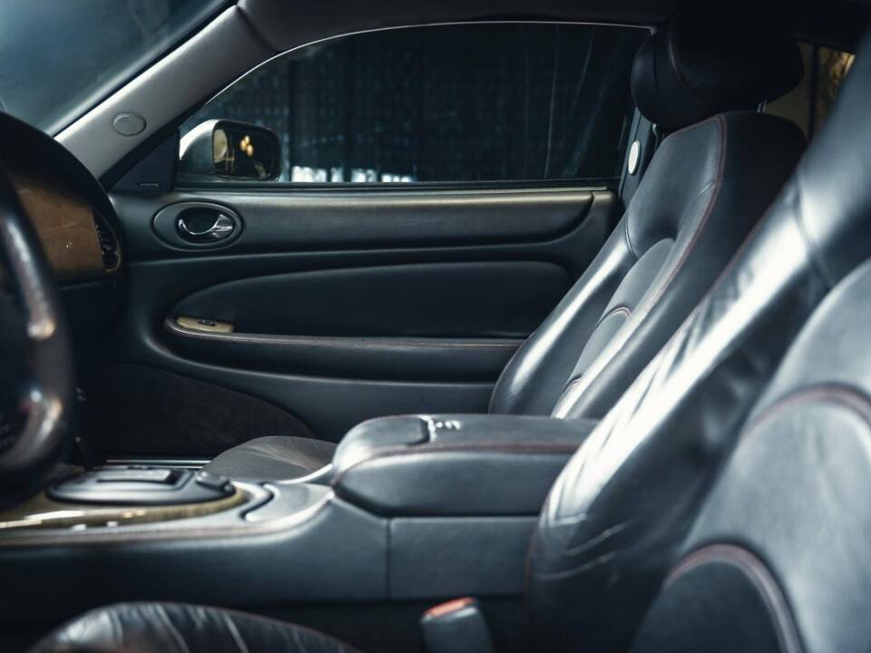 Image 7/15 of Jaguar XKR "Silverstone" (2000)