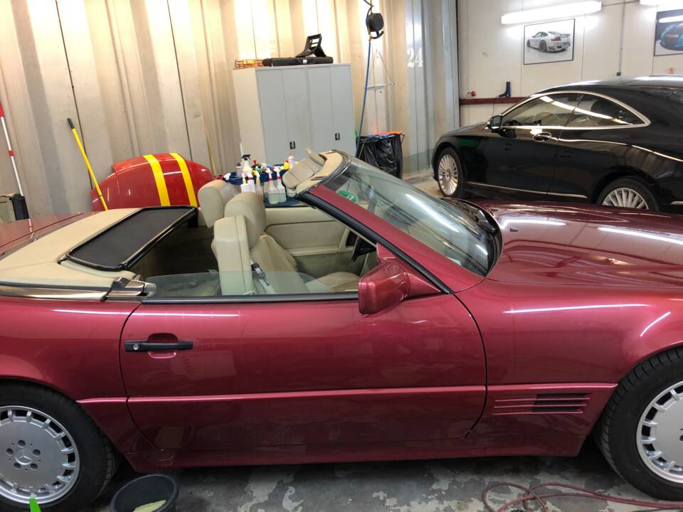 Image 47/50 de Mercedes-Benz 300 SL-24 (1991)