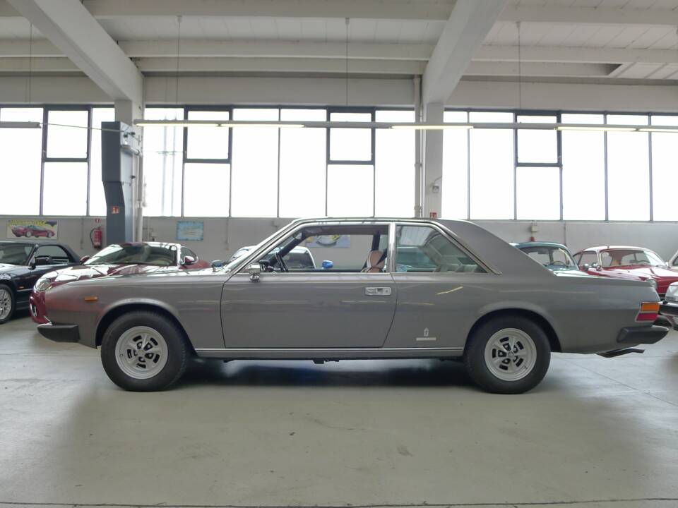 Image 35/44 of FIAT 130 Coupé (1972)