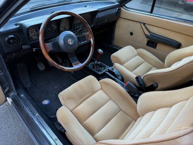 Immagine 10/22 di Alfa Romeo GTV 2.0 (1983)