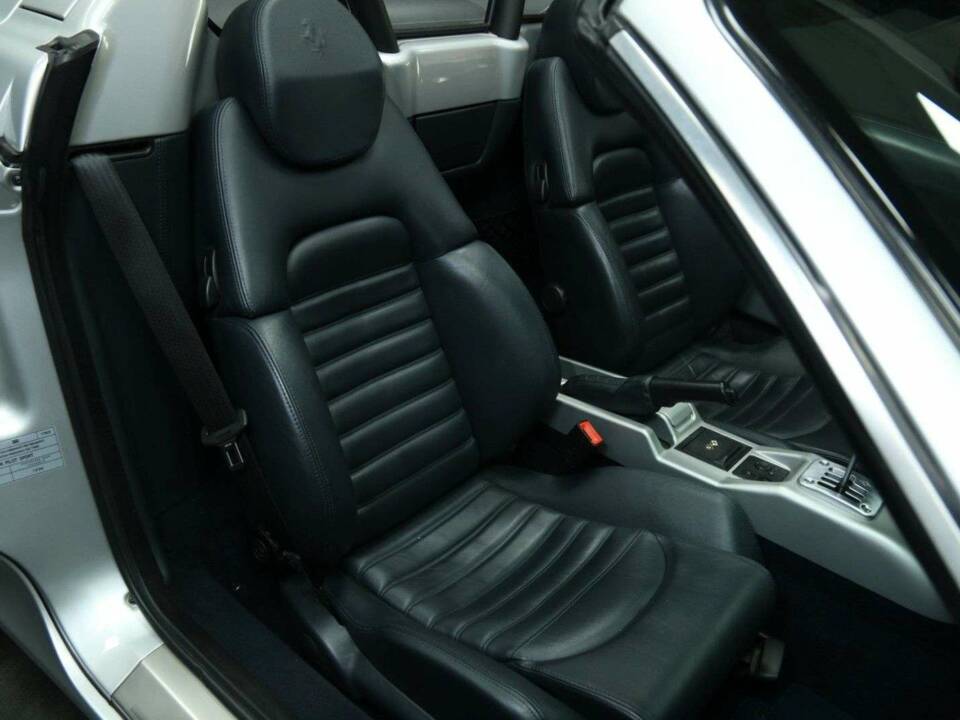 Immagine 27/50 di Ferrari 360 Spider (2003)